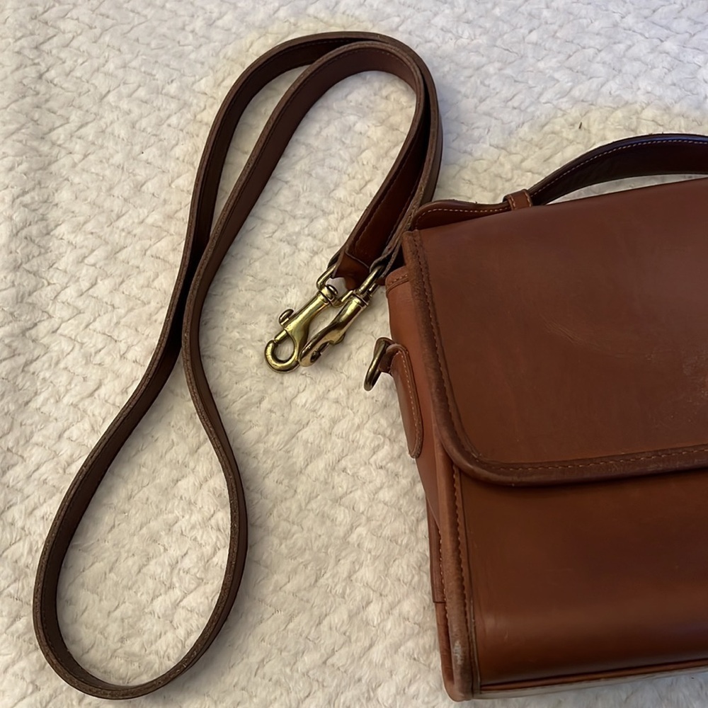 Coach Vintage 9870 British Tan Leather Shoulder Bag – Rare Classic - Picture 2 of 13